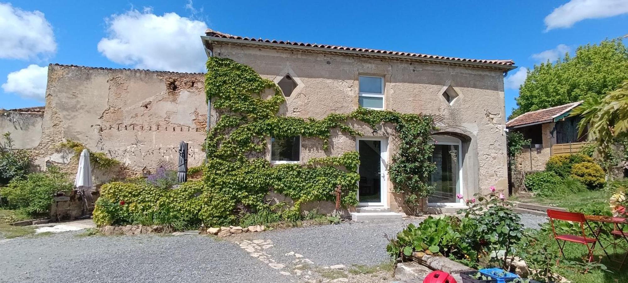 Maison Irondas Saint-Pierre-d'Aurillac Exterior photo