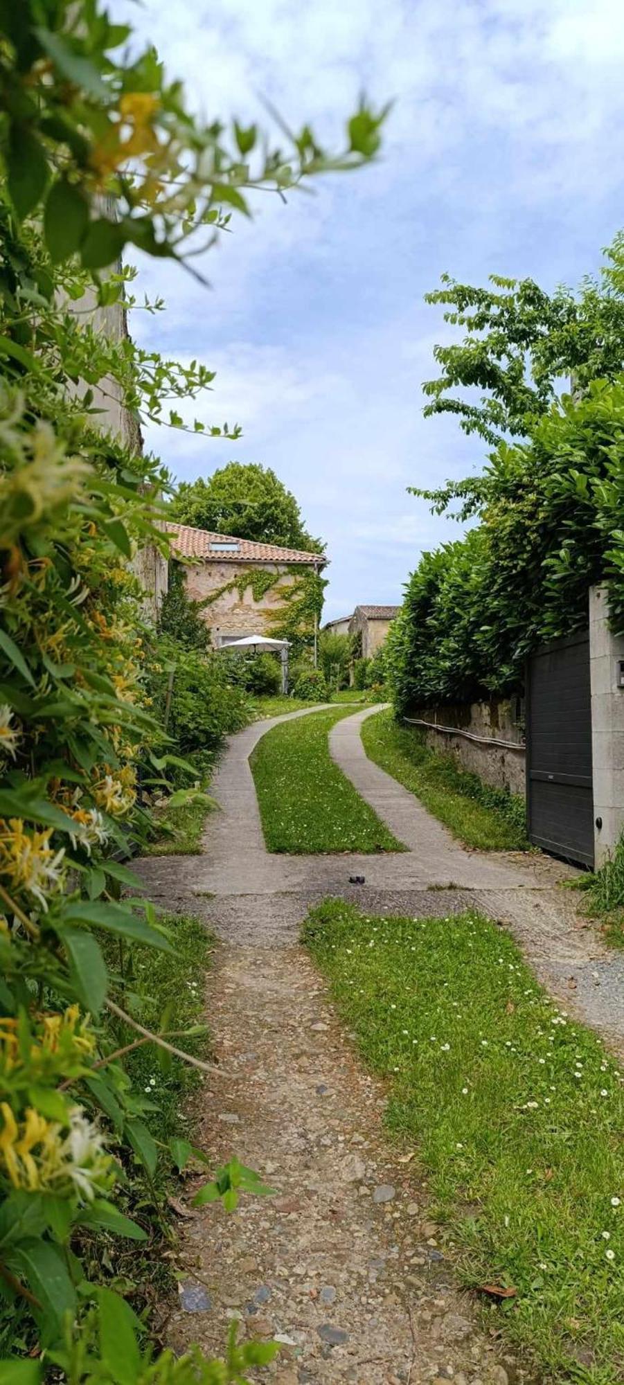 Maison Irondas Saint-Pierre-d'Aurillac Exterior photo