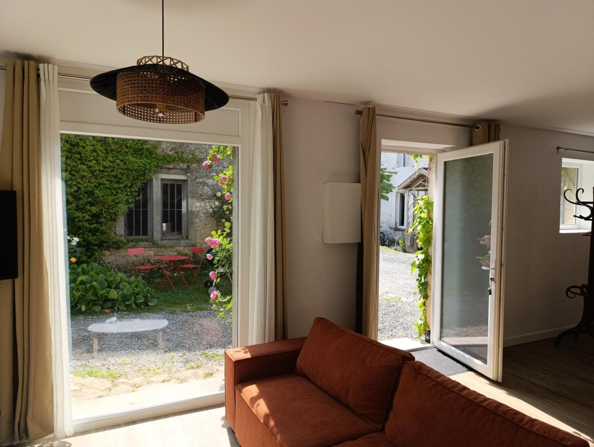 Maison Irondas Saint-Pierre-d'Aurillac Exterior photo